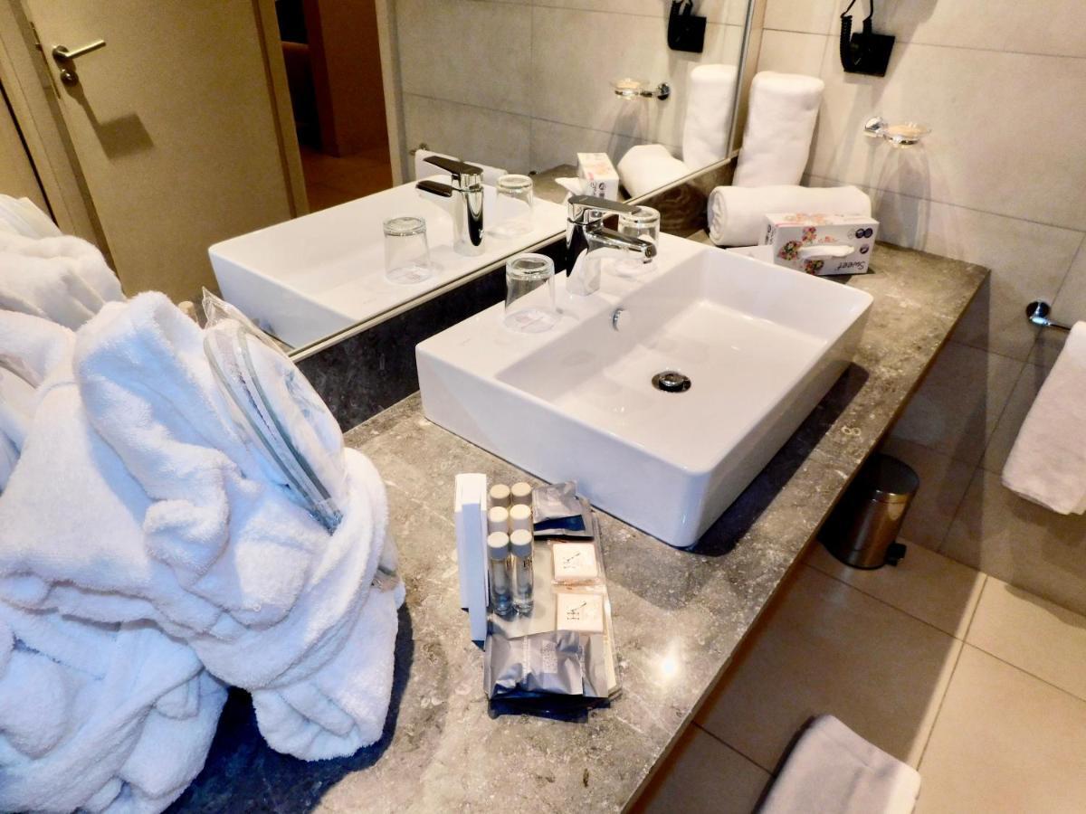 Hotel Kenzi Rose Garden Marrakesch Exterior foto Bathroom in a hotel