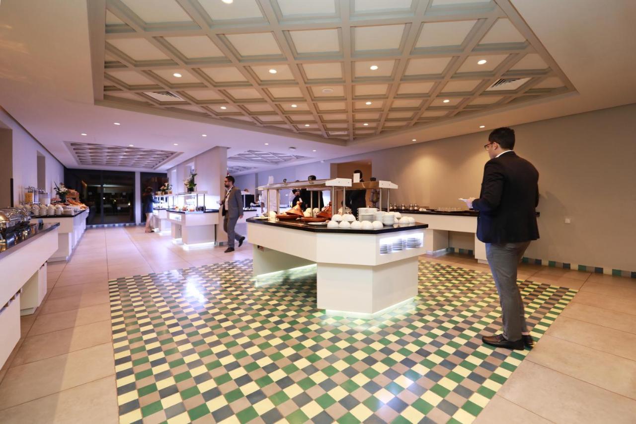 Hotel Kenzi Rose Garden Marrakesch Exterior foto The lounge at the airport