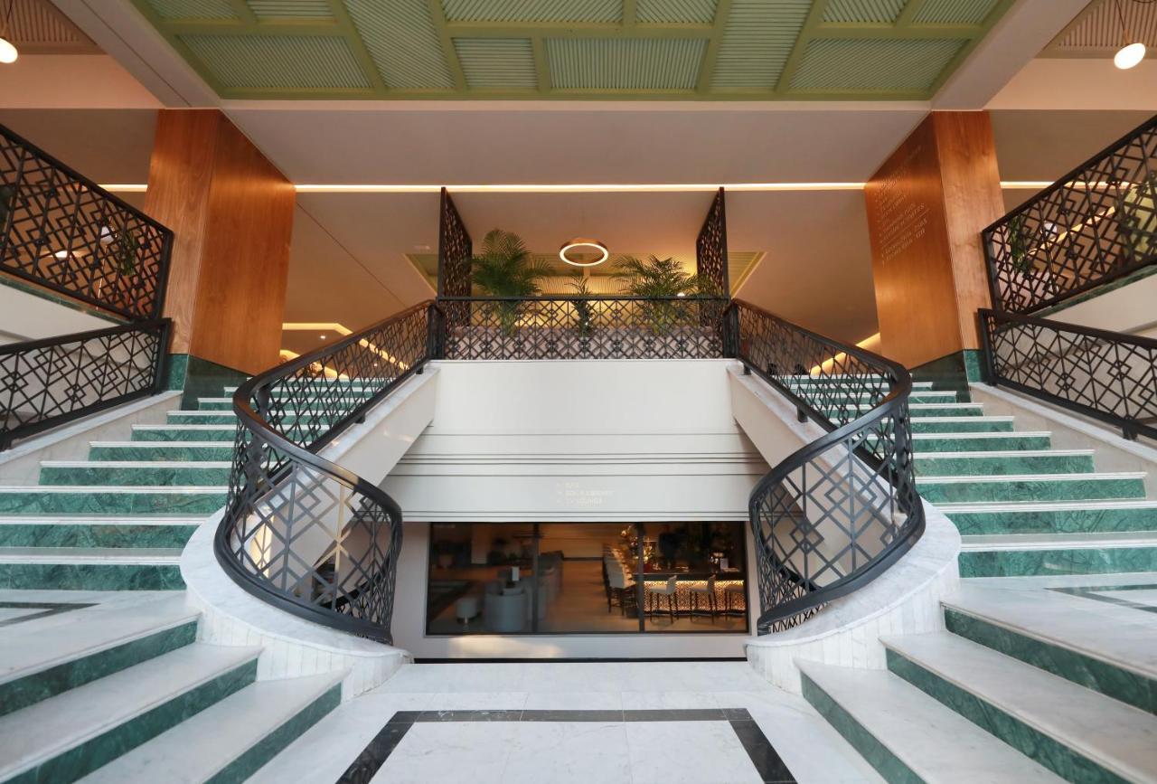 Hotel Kenzi Rose Garden Marrakesch Exterior foto The staircase of the hotel
