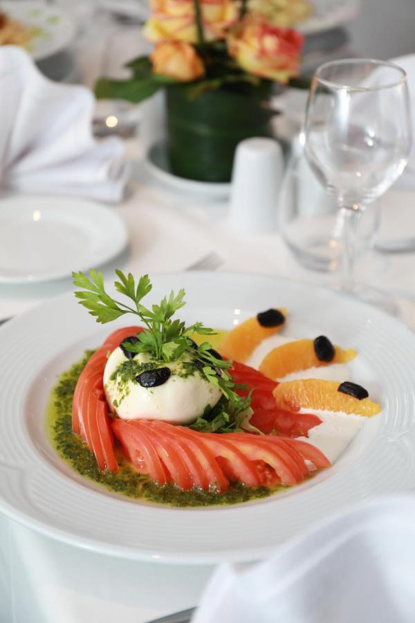 Hotel Kenzi Rose Garden Marrakesch Exterior foto Mozzarella with tomato